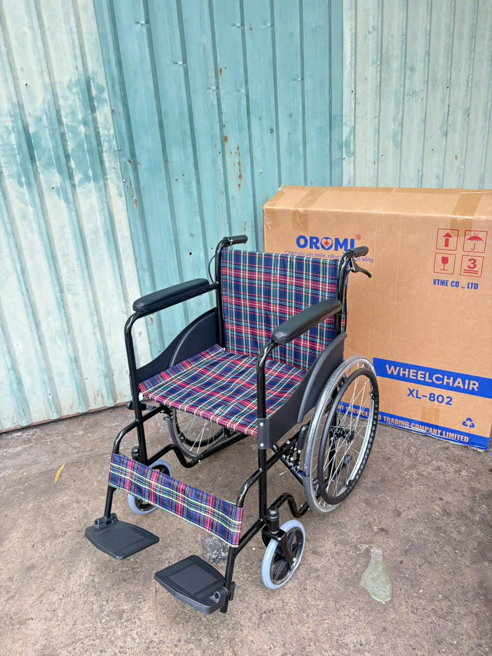 Xe lăn Oromi xl802